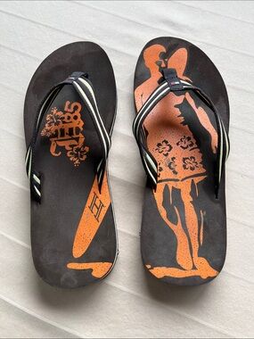 Men’s Tommy Hilfiger flip flops sandals 11M brown surfer print